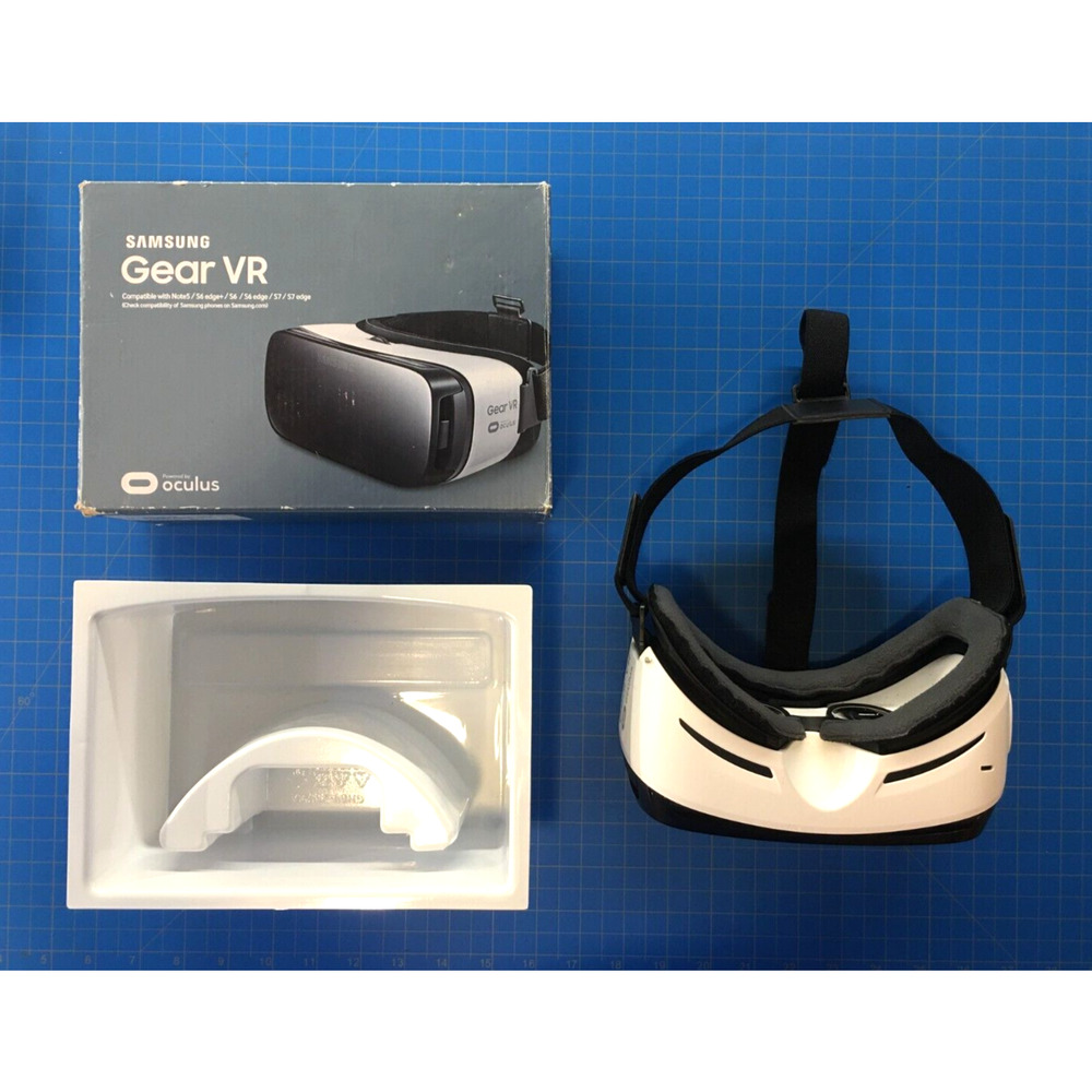 Samsung Gear VR Compatible With Note5/S6 Edge+/ S6/S6 Edge - CIB Complete In Box